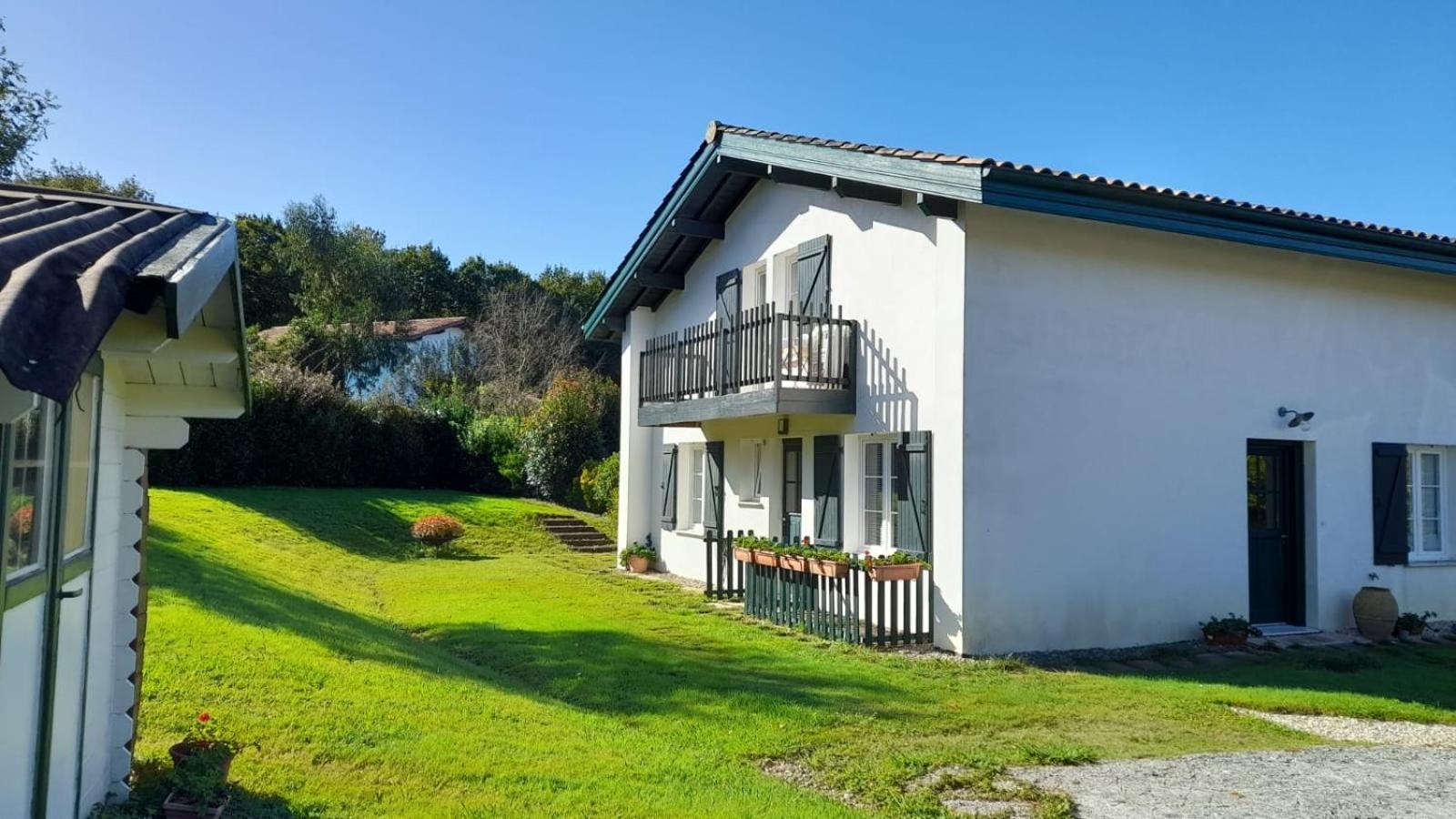 Saint-Pée-sur-Nivelle Maison Ihi-Toki - Apartamento Planta Baja T2 40M2 - Apartamento Planta Alta T3 54M2 מראה חיצוני תמונה